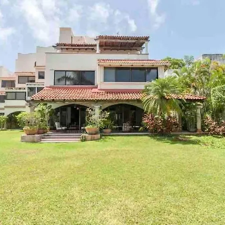 Elegant Lagoon Front Villa By Casa Paraiso-3